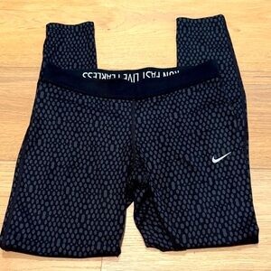 Nike Black Dotted Leggings. Size medium.